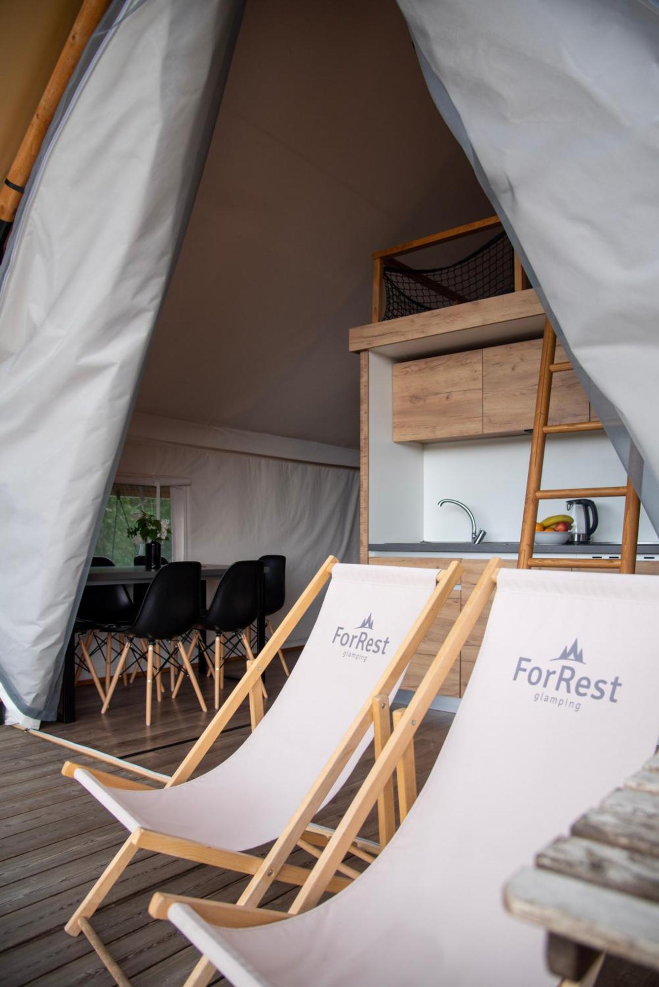 Отель Forrest Glamping Банска-Штьявница Экстерьер фото