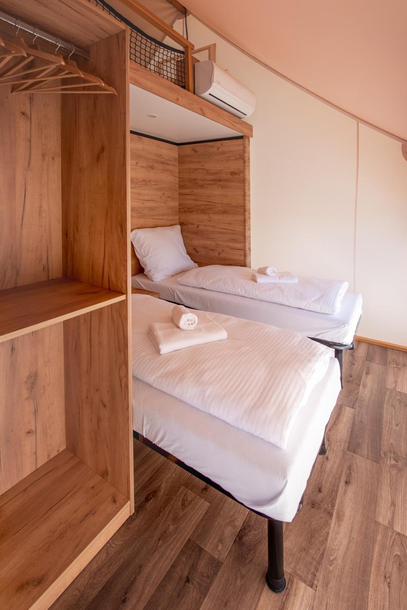 Отель Forrest Glamping Банска-Штьявница Экстерьер фото