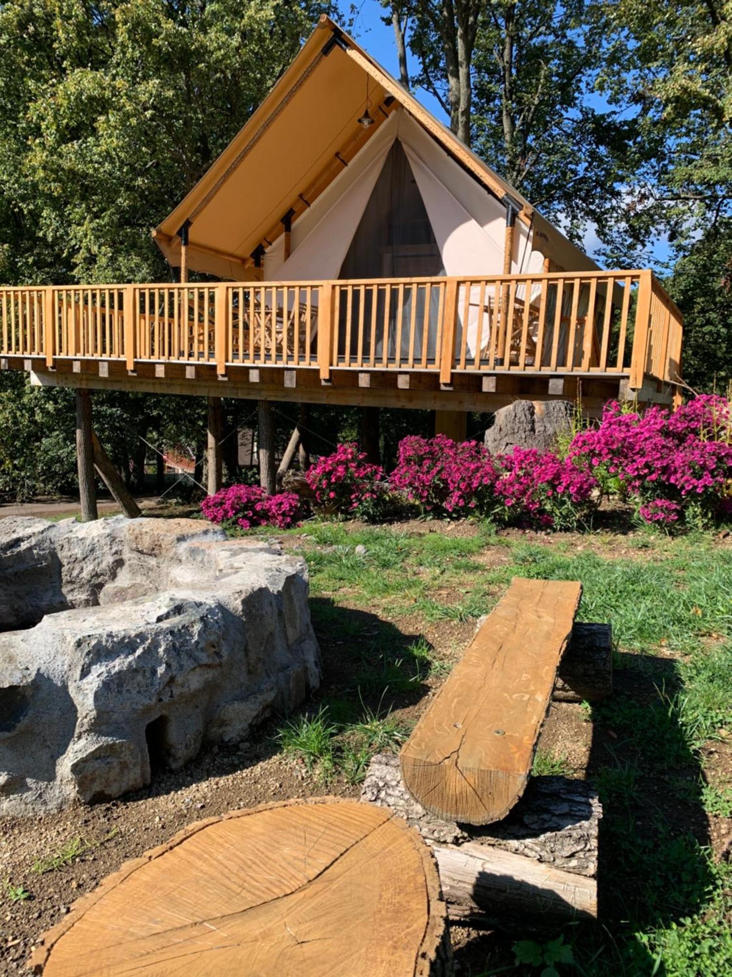 Отель Forrest Glamping Банска-Штьявница Экстерьер фото
