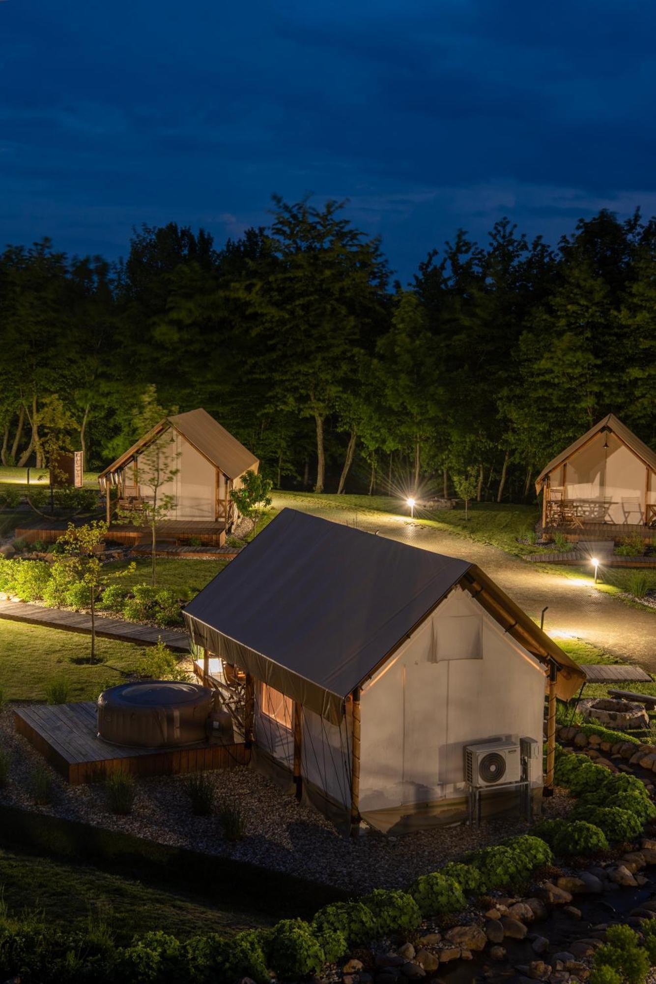 Отель Forrest Glamping Банска-Штьявница Экстерьер фото