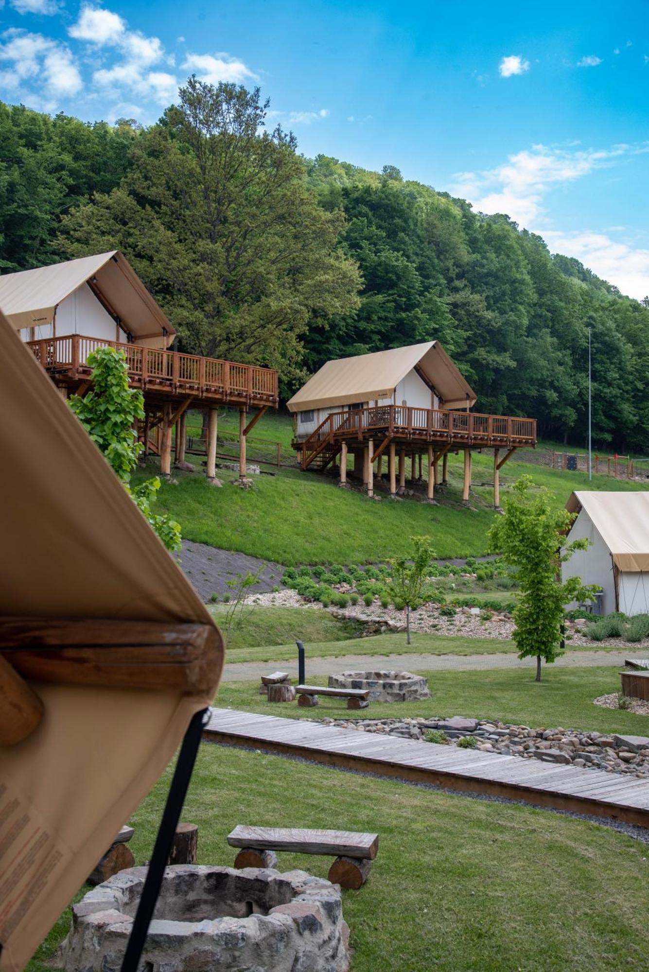 Отель Forrest Glamping Банска-Штьявница Экстерьер фото