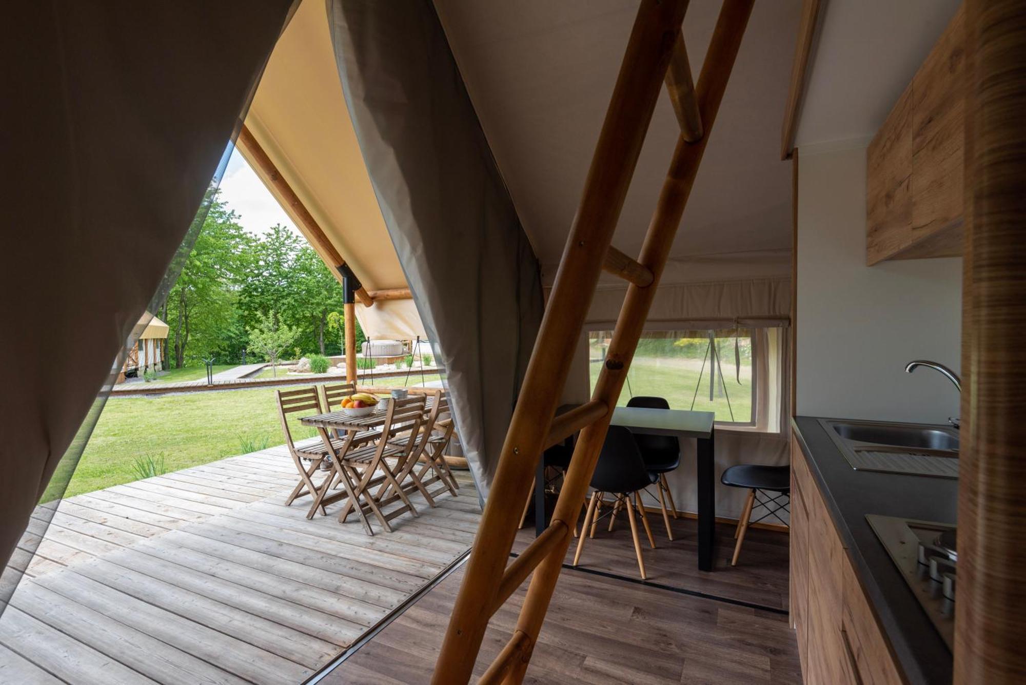 Отель Forrest Glamping Банска-Штьявница Экстерьер фото