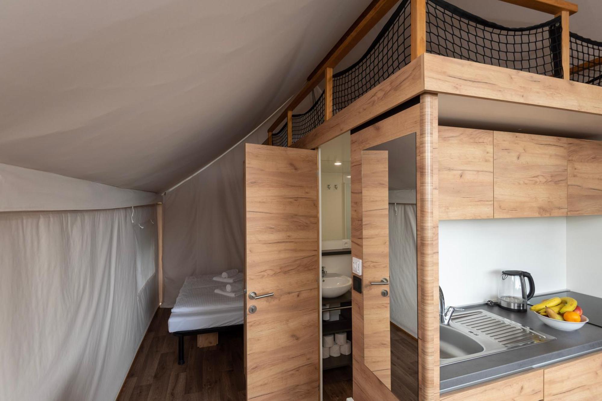 Отель Forrest Glamping Банска-Штьявница Экстерьер фото