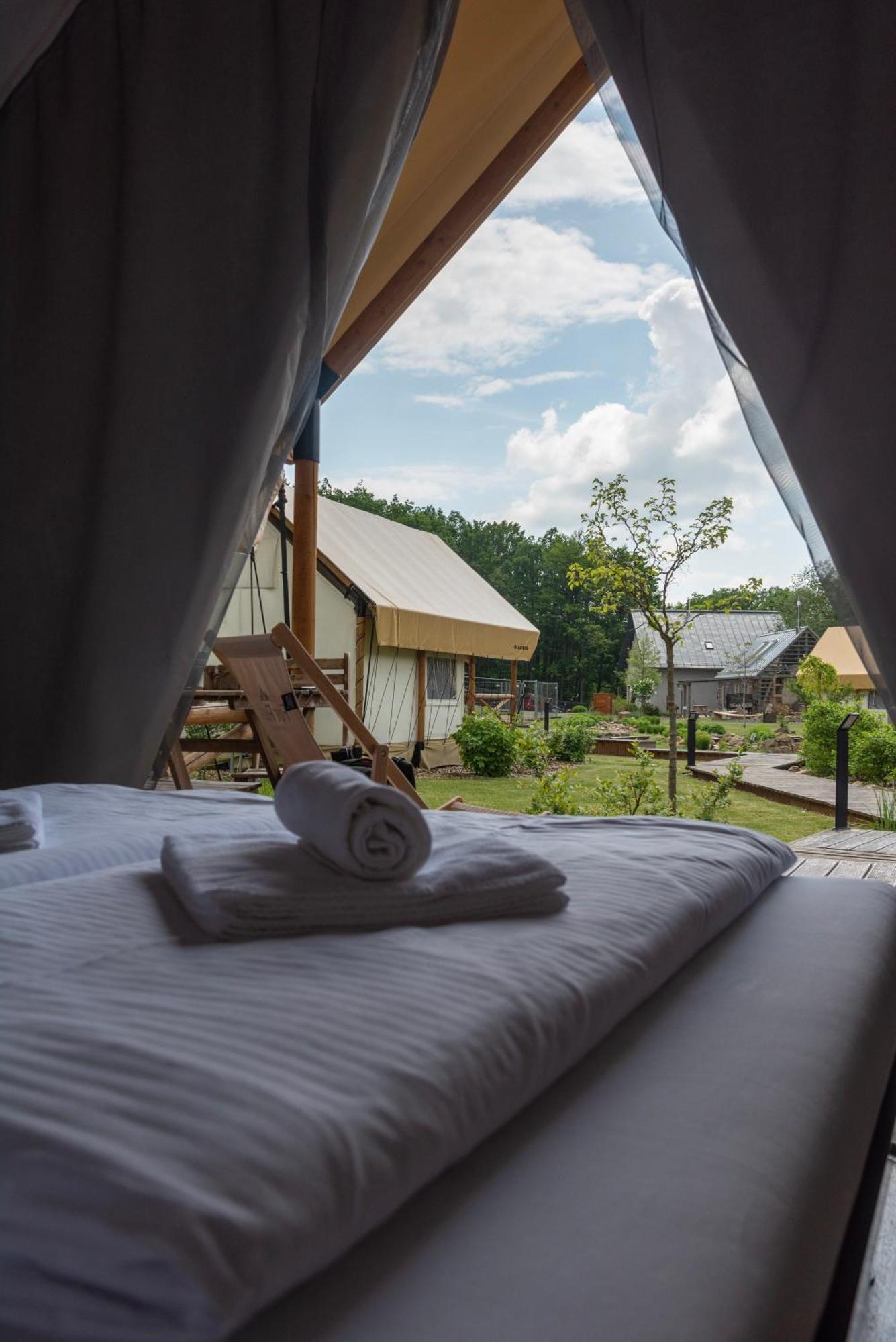 Отель Forrest Glamping Банска-Штьявница Экстерьер фото