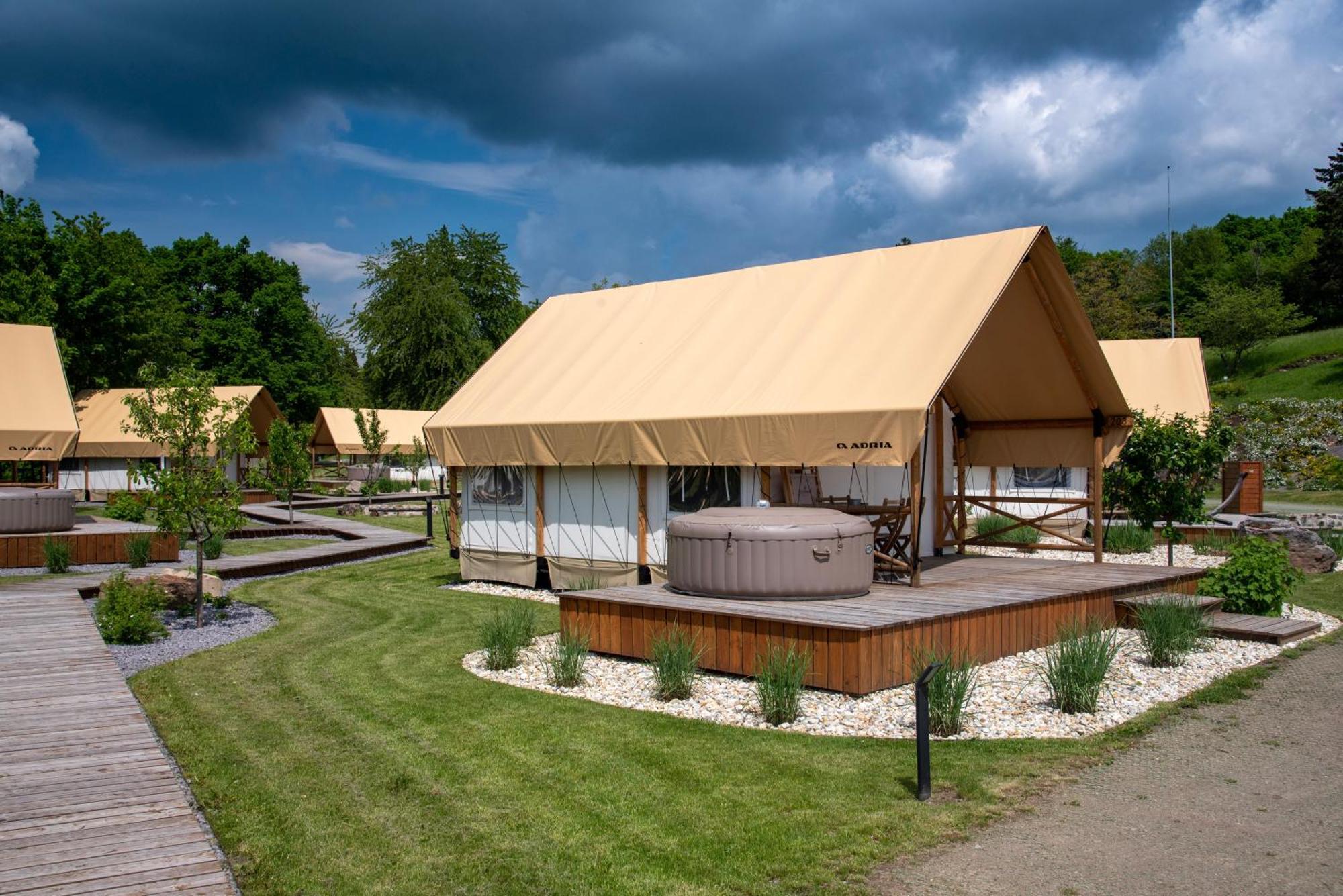 Отель Forrest Glamping Банска-Штьявница Экстерьер фото
