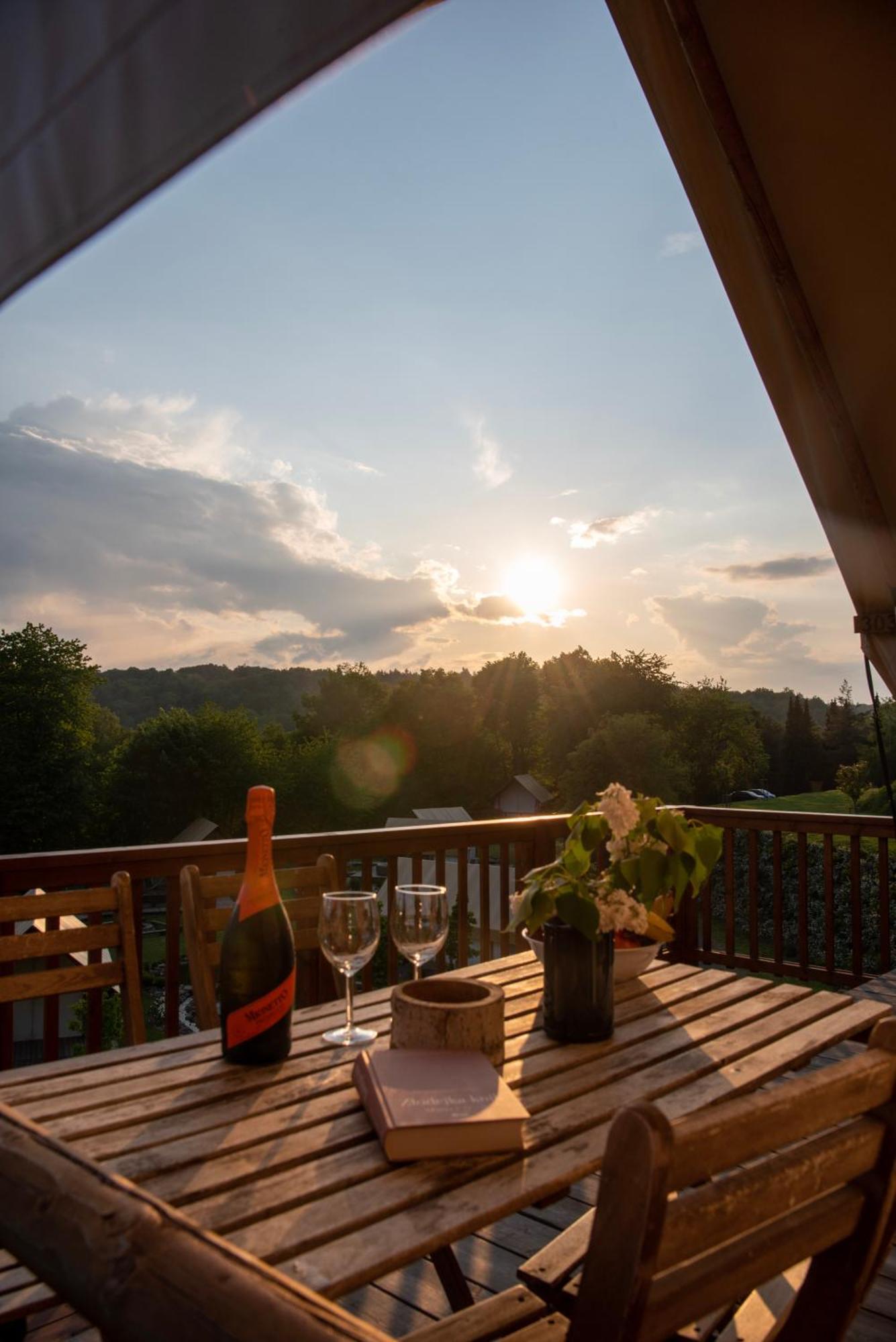 Отель Forrest Glamping Банска-Штьявница Экстерьер фото