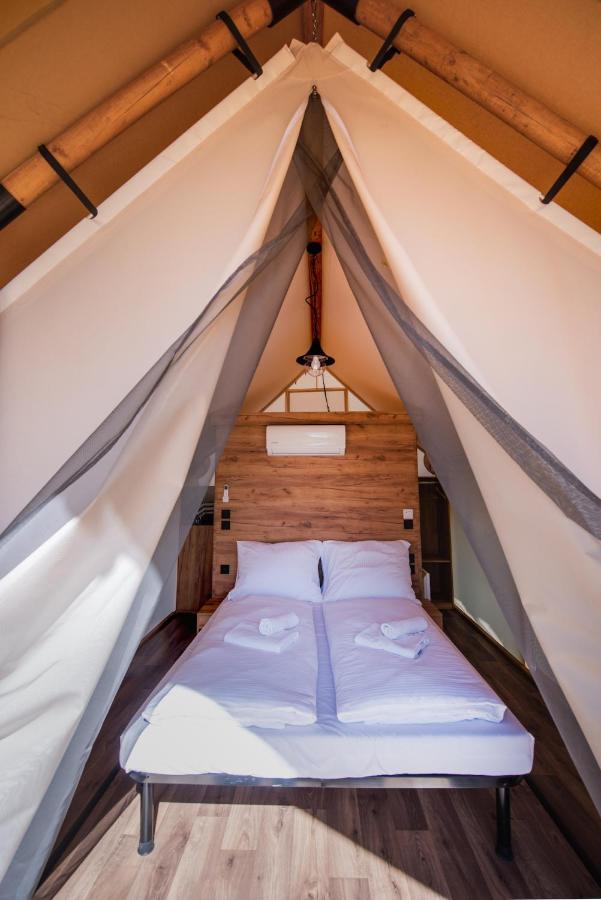 Отель Forrest Glamping Банска-Штьявница Экстерьер фото